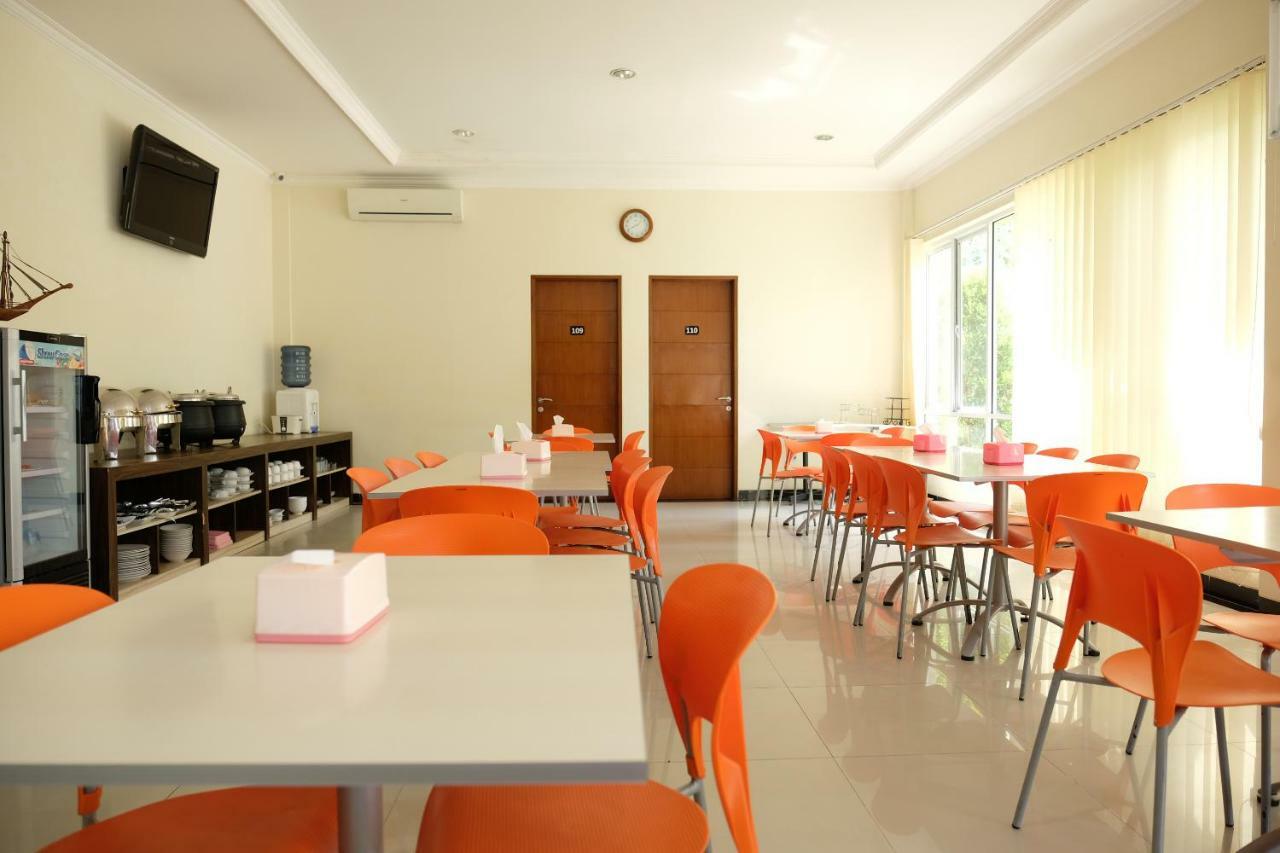 Oyo 1616 Hotel Central City 2 Tanjung Pandan Exterior foto